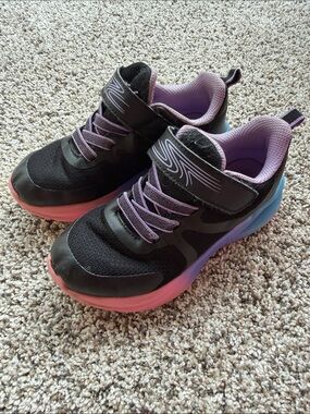 Vively toddler girls size 12 Black Purple Pink Light-Up Sneakers